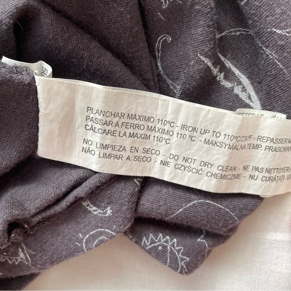 Zara | whimsical grey print tee, M - Picture 9 of 10